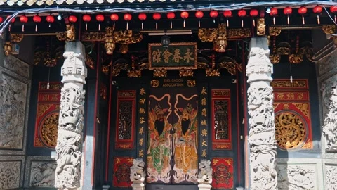 Eng Chuan Association facade with red lanterns in Melaka Malaysia Video stock 335469378