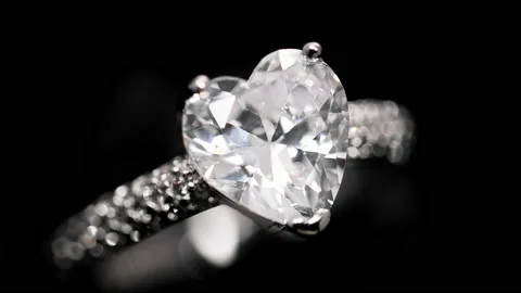 Engagement diamond ring rotating Stock Footage 169588914