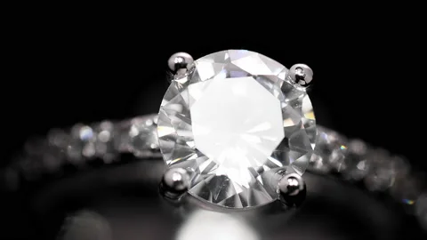 Engagement diamond ring rotating Stock-Footage 170659476