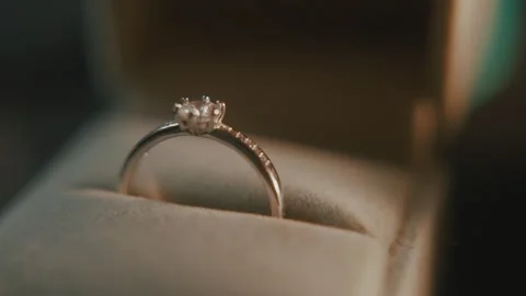Engagement Ring 動画素材 284985081