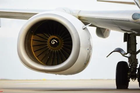 Engine of the airplane on the runway Fotos de archivo