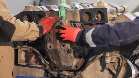 Engine assembly manual. Assembly of diesel truck engine. Video stock 78254693