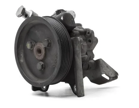Engine attachments - power steering, a pump that pumps oil to the steering ra Stockfoto's
