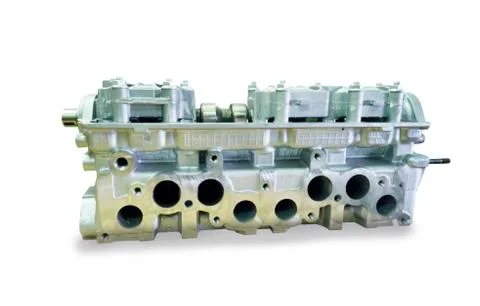 Engine block with four cylinders and four valves per cylinder Foto stock