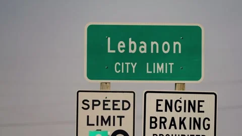 Engine braking prohibited and speed limit signs at the Lebanon city limit 스톡 동영상 345530638