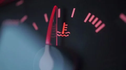 Engine coolant temperature sensor going down Stockbeeldmateriaal 57666939