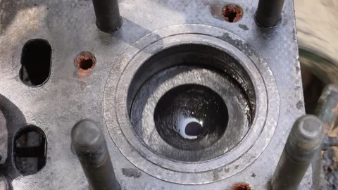 Engine Cylinder Head Stock-Footage 333969076