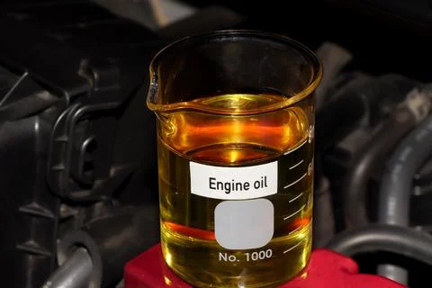 Engine oil in container, science experiment concept 스톡 사진