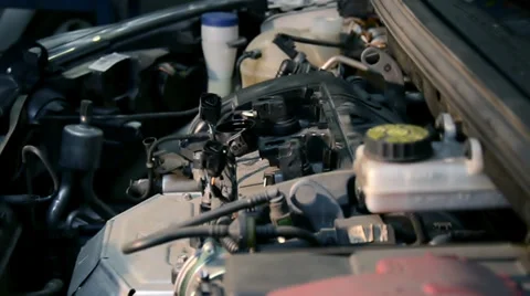 Engine repair Vídeo Stock 32112448