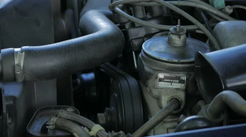 Engine Starting in Classic Mercedes Vidéo 67431813