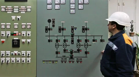 Engineer Check High Voltage Panel Stockbeeldmateriaal 10790469