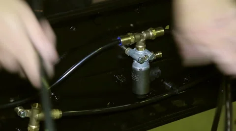 Engineer constructing on machinery plant 動画素材 68372566