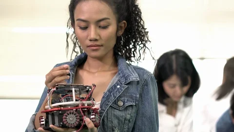 Engineer female collaborating development robot in modern laboratory. 스톡 동영상 113703561