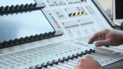 Engineer Video stock 171031658