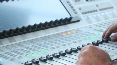 Engineer Video stock 171032841