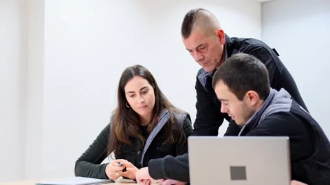 Engineer giving instructions to employees Stock-Footage 264188241