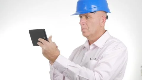 Engineer Image Text Using Touch Tablet Wireless Connection 스톡 사진