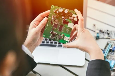 Engineer inspect final production of Printed circuit computer logic board of  스톡 사진