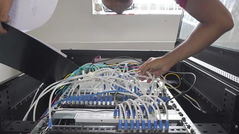 Engineer man asia for network installations Vídeo Stock 249617071