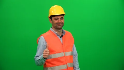 Engineer Man In Yellow Helmet Showing Thumbs Up Hand Gesture. Vidéo 88652586