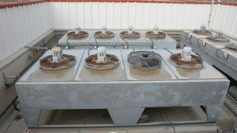 Engineer in mechanical factory check the air condition Vídeo Stock 104007426