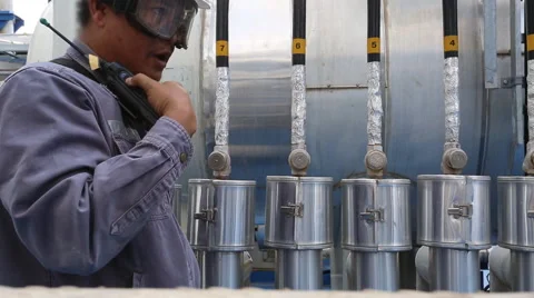 Engineer in petroleum refinery plant 스톡 동영상 54958011