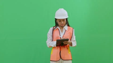 Engineer Receiving Digital Tablet for Project Review 스톡 동영상 331152718