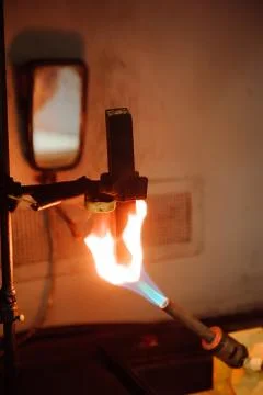 Engineer set up and testing old machine in factory Foto stock