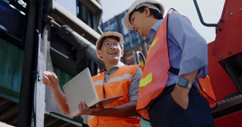 Engineer technician are presenting to businessmen about factory construction in  Stock-Footage 166841650