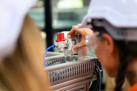 Engineer technician operating in training program Foto stock