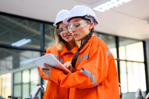 Engineer technician operating in training program 库存照片