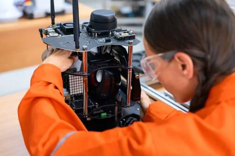 Engineer technician operating in training program 库存照片