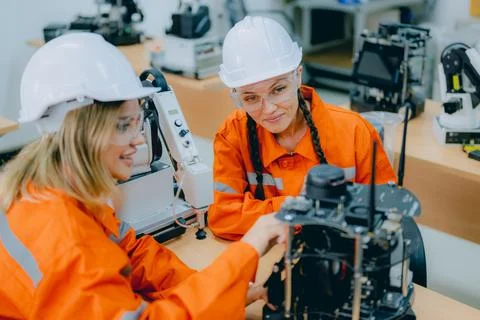 Engineer technician operating in training program Foto stock