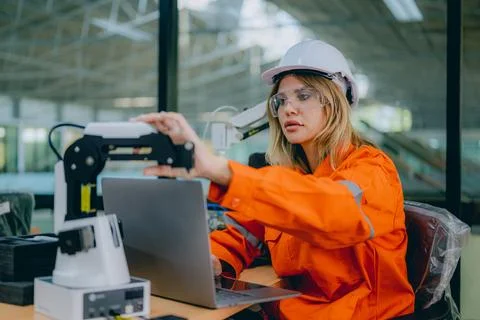 Engineer technician operating in training program Foto stock