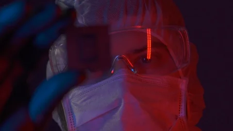 Engineer testing experimental innovation in cyber technology industry. 스톡 동영상 123977889