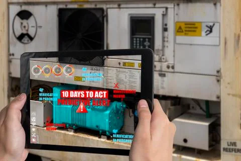 Engineer use augmented reality software in smart factory production line Stockfoto's