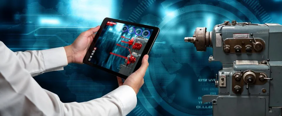 Engineer use augmented reality software in smart factory production line Stockfoto's