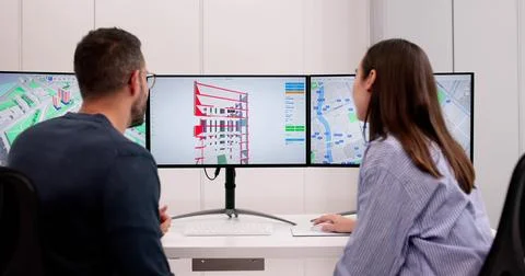 The Engineer Uses GIS Software To Inspect Construction Project Valuation. Fotos de archivo