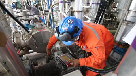 Engineer using instrument check vibration motor 스톡 동영상 45820764