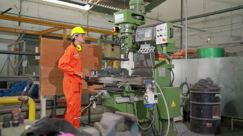 Engineer worker maintainence machine Video stock 153029610
