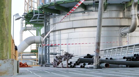 Engineer working in refinery plant Stock Footage 49174477