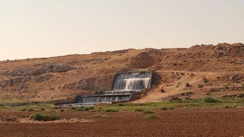 Engineered Desert Water Spillway Supporting Irrigation in Aleppo Syria 库存影片 331978358