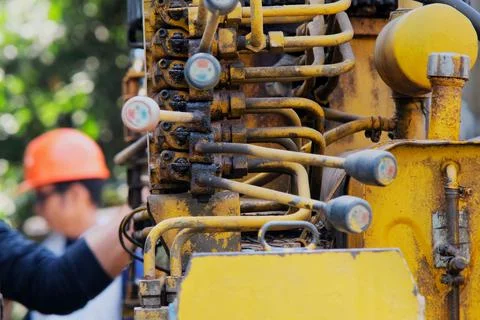 Engineering control crane hydraulic machine by hand, Close up. Foto stock
