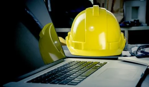 Engineering Laptop computer in construction office Foto stock