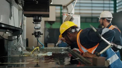 Engineering Precision Stockbeeldmateriaal 332270640