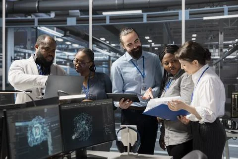 Engineering team working together in data center with AI tech Foto stock
