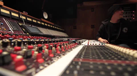 Engineers mixing in Recording Studio - Ew 05 Stockbeeldmateriaal 26768574