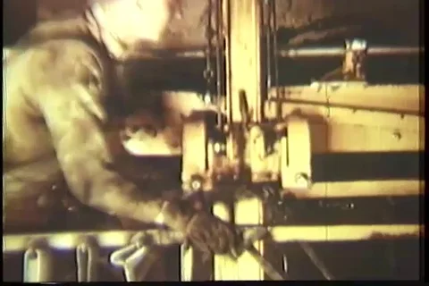 Engineers operate mining machine - 1949 動画素材 109194954