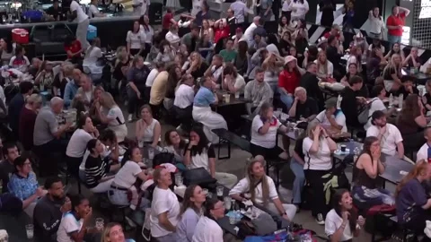 England fans react as Lionesses go 0-1 down against Italy Stock Footage 313560938