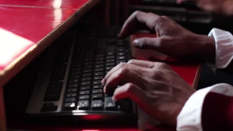 English hands typing  스톡 동영상 133585820
